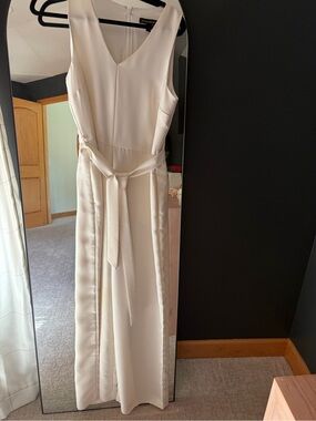 Banana Republic Cream Sleeveless V-Neck jumpsuit with Waist Tie